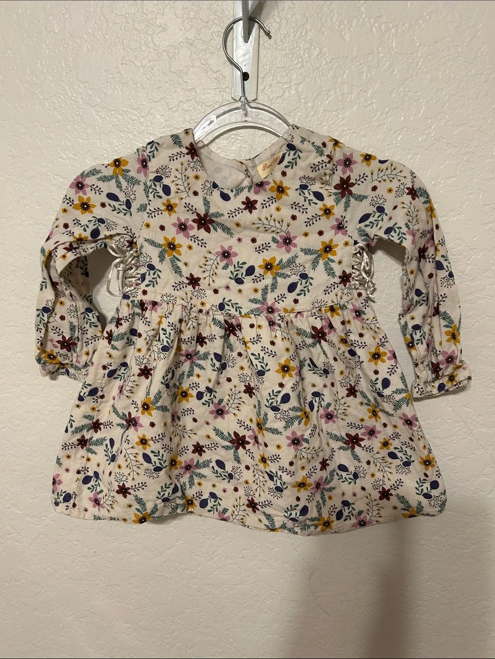 🧩Sweet Magnolia size 4 GUC cream  Floral Long-Sleeve  Dress